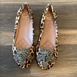 Beautiful cheetah fur flats with big stone